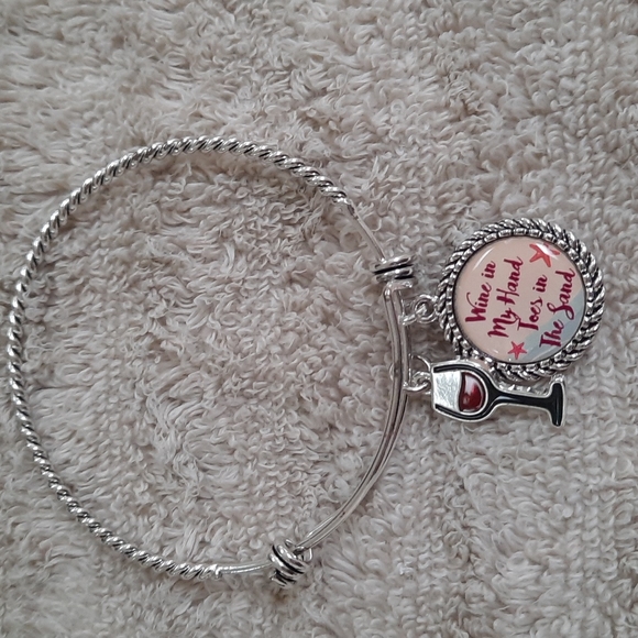 3 bangle bracelets - Picture 2 of 4